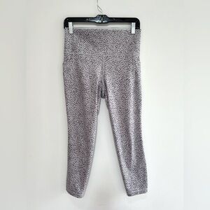 Athleta Salutation Stash Pocket II 7/8 Leggings White and Black Animal Print, M